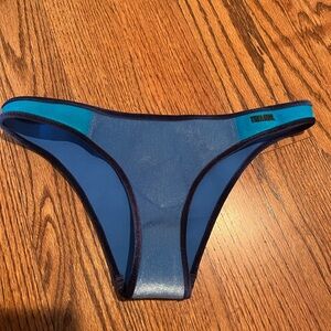 TRIANGL bikini bottoms